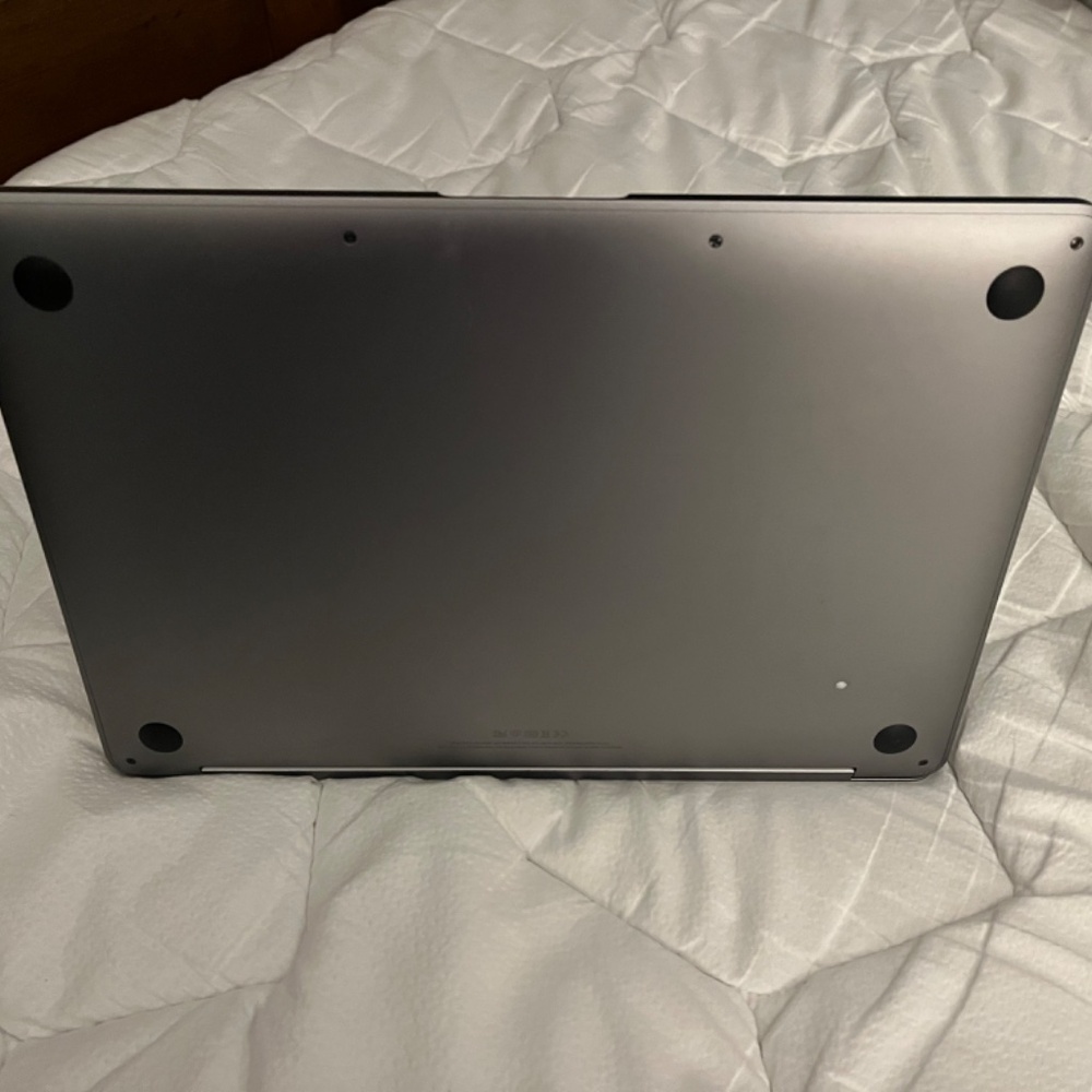 MacBook Pro - Picture 2 of 5